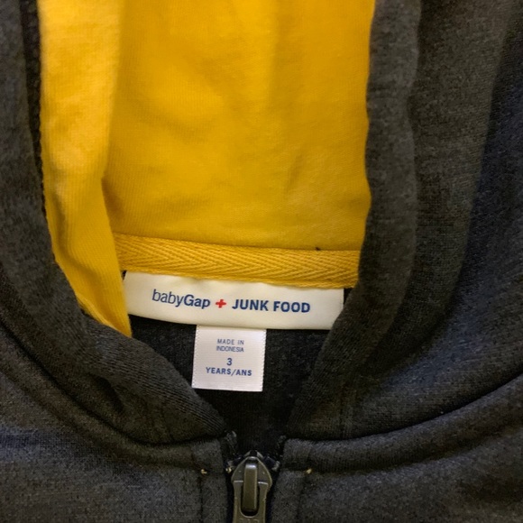 Gap junk food Batman hoodie 3T like new - Picture 2 of 3